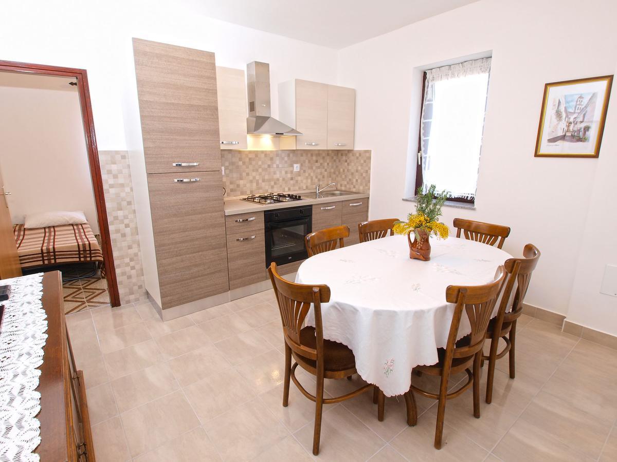 Apartments Ivan 1031 Fažana Kültér fotó