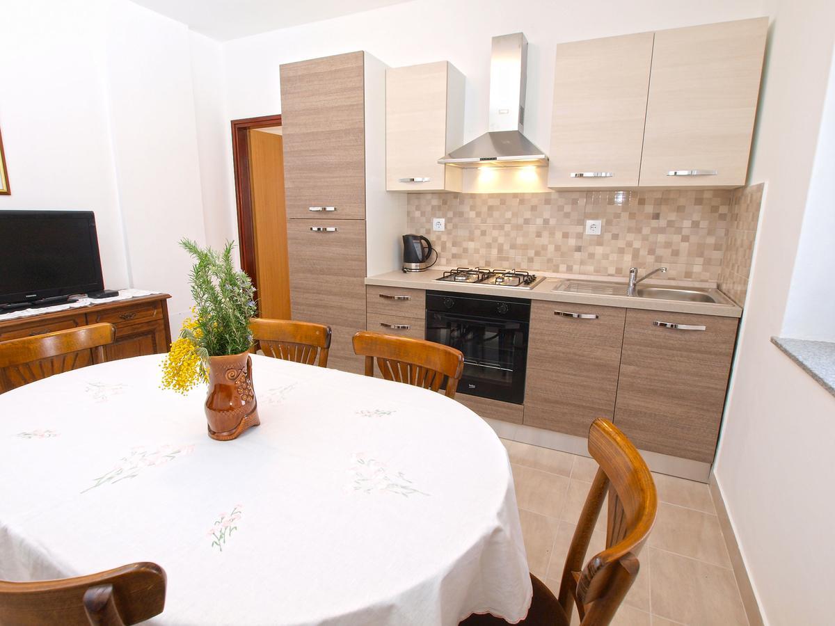 Apartments Ivan 1031 Fažana Kültér fotó