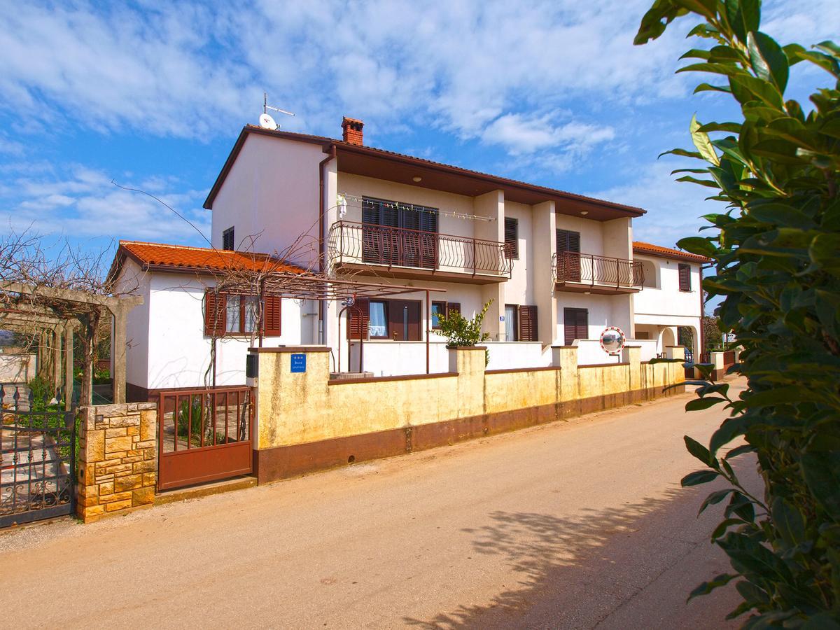 Apartments Ivan 1031 Fažana Kültér fotó