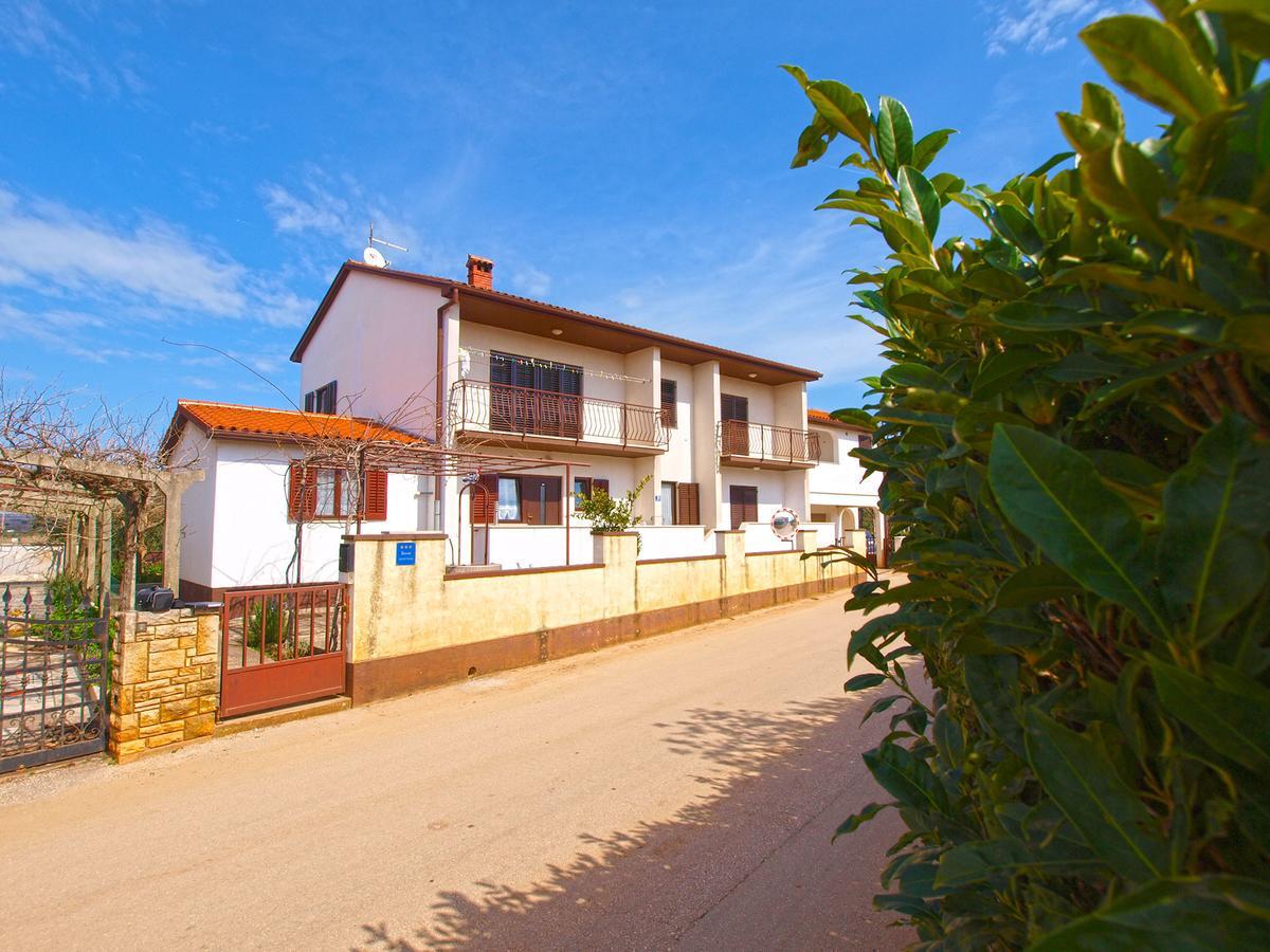 Apartments Ivan 1031 Fažana Kültér fotó